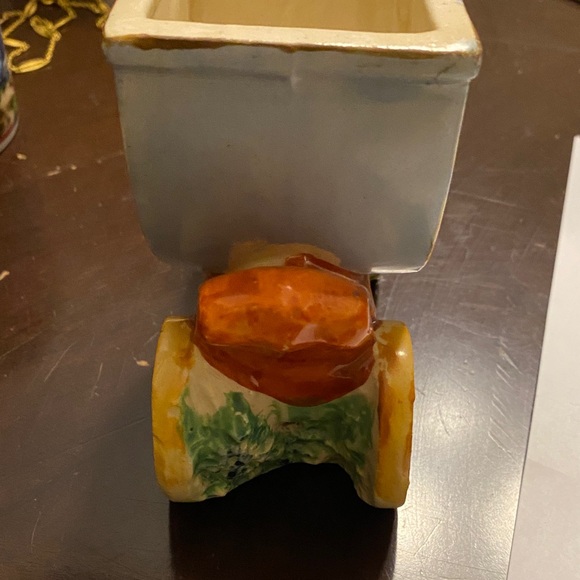 Vintage Ceramic Hand Painted Japan stamped Carriage Planter - Picture 7 of 8